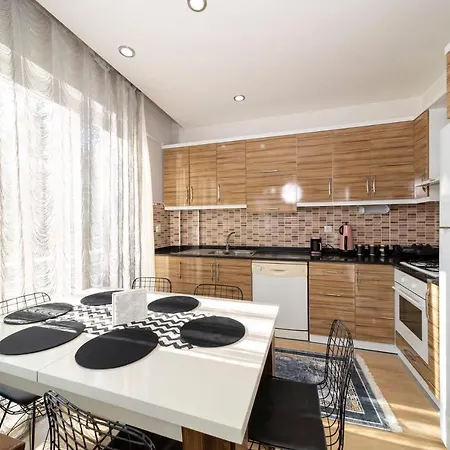 Lejlighed Central And Refreshing Flat Near Popular Attractions In Belek, Antalya Belek