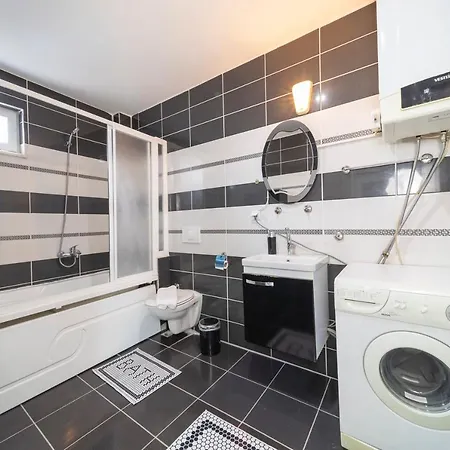 Central And Refreshing Flat Near Popular Attractions In Belek, Antalya Lejlighed